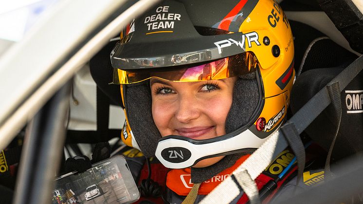 Tuffare Klara går för seger i FIA World RX