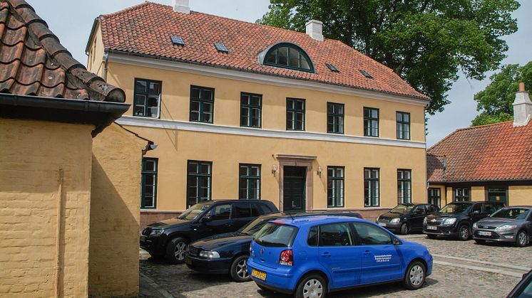 I skyggen af Roskilde Domkirke 7