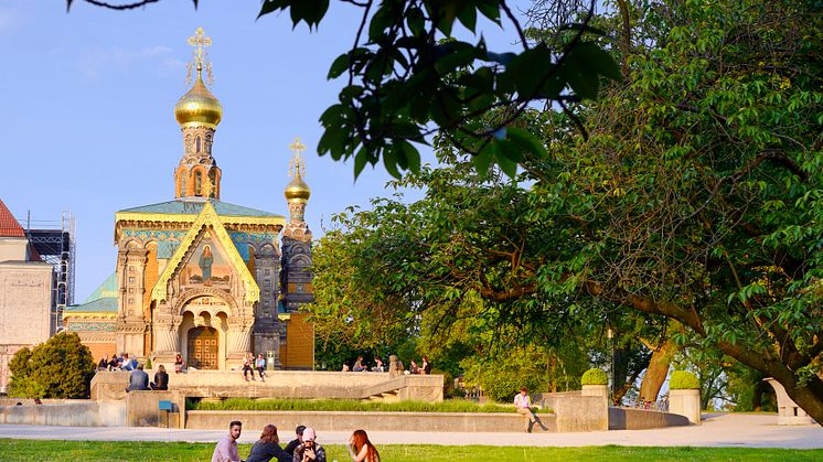 Darmstadt: Mathildenhöhe foran det russiske kapel 