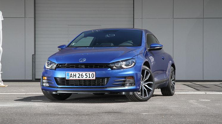 Ny Scirocco med skarpere design og ny turbomotor til priser fra 422.695 kr.
