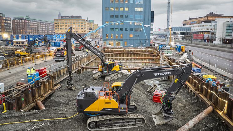 Volvo CE:s stora 30-tons nätanslutna grävmaskin ingick i Electric Worksite-testerna. Foto: NCC, Joakim Kröger