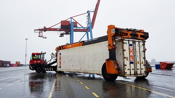 Containern flyttas till en inspektionsruta för att spara bränsle och minska koldioxidutsläpp