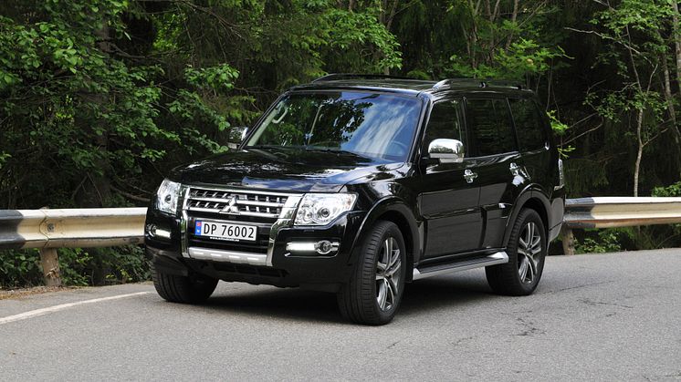 Mitsubishi Pajero 2016