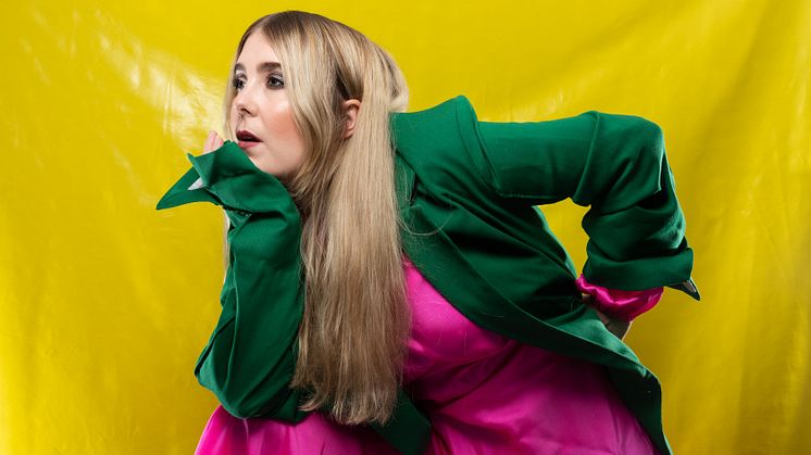 Framgångssagan Miss Li släpper sitt första svenska album ”Underbart i all misär”