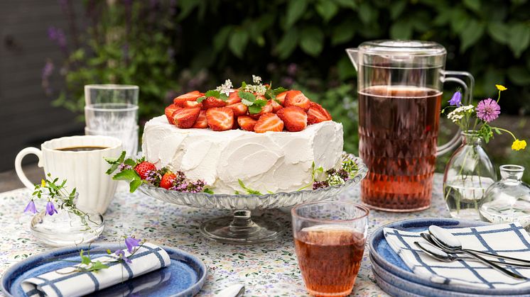 Rusta_2024_S2_Cake_stand_Isa-2-I