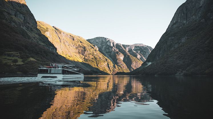Fjordcruise i spektakulære omgivelser i Nærøyfjorden