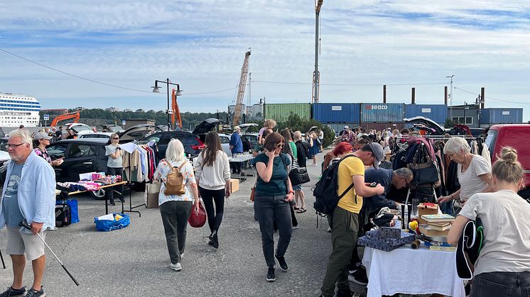 Bakluckeloppis i Värtahamnen