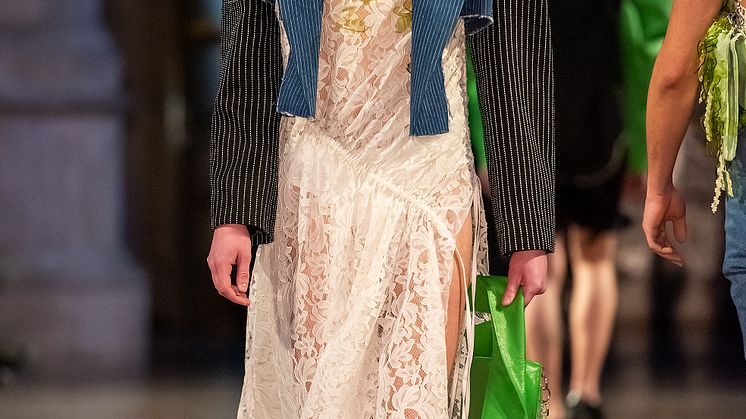 Robin Söderholm in collaboration with Rave Review