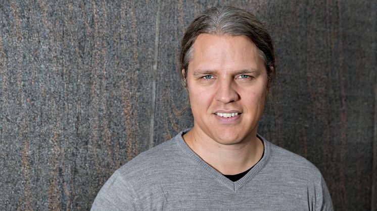 Forskaren Jacob Lind har djupintervjuat unga vuxna som växt upp med utvisningshot i Danmark och Sverige