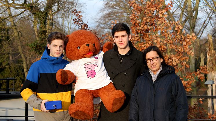 Backen für Bärenherz: Schüler des Freien Gymnasiums Borsdorf spenden für das Kinderhospiz