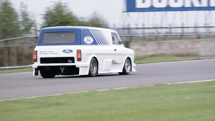 1984 SuperVan (1)