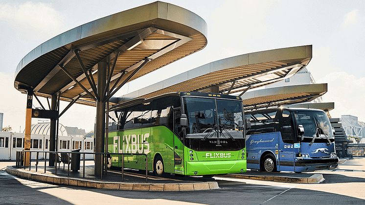 FlixBus fortsätter sin expansion och meddelar idag att de har köpt upp USAs största långdistansbussbolag Greyhound Lines Inc, även känt som Greyhound.