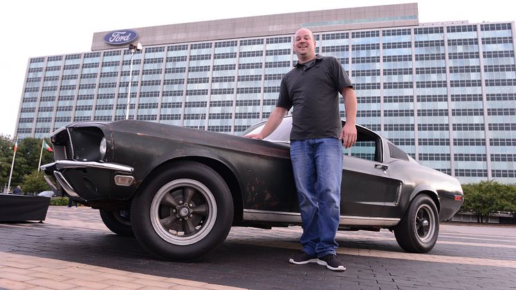 10M Mustang