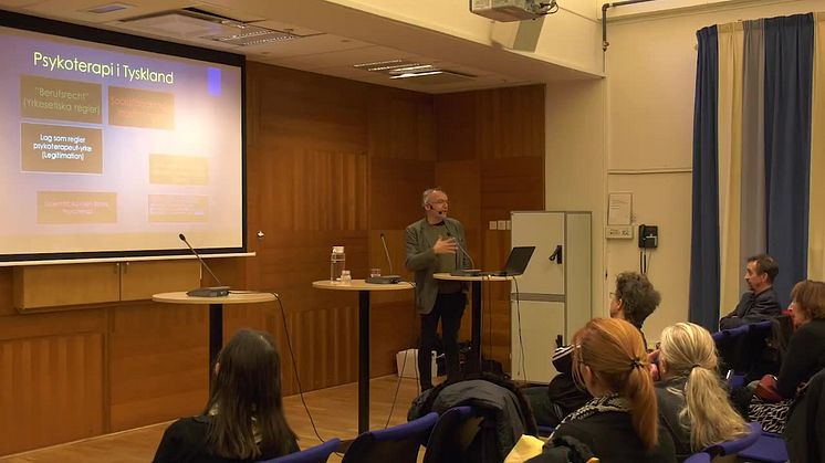 Stefan Hau från konferensen: "Rätt till psykiatrisk behandling utan läkemedel!"