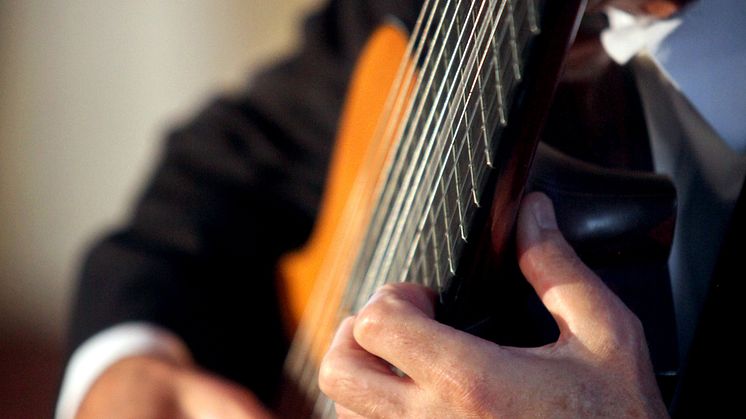 Göran Söllscher, altgitarr, inleder konsertsäsongen hos Kammarmusikföreningen i Kalmar.