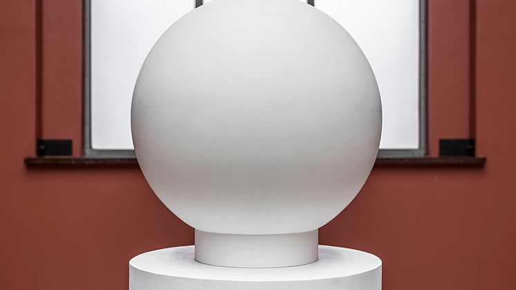 Punktum for Dag Erik Elgins utstilling «Et modernistisk punktum», som har Vigelands urne som startpunkt. (Foto: Vegard Kleven / Vigelandmuseet)