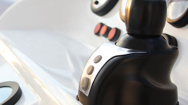 High res image - Cox Powertrain - Xenta joystick only