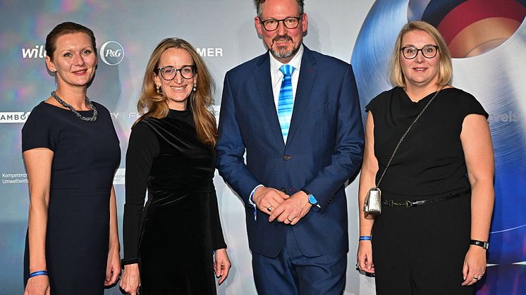 dm erhält Deutschen Nachhaltigkeitspreis 2023 in der Kategorie „Unternehmen: Konsumgüter Einzelhandel“