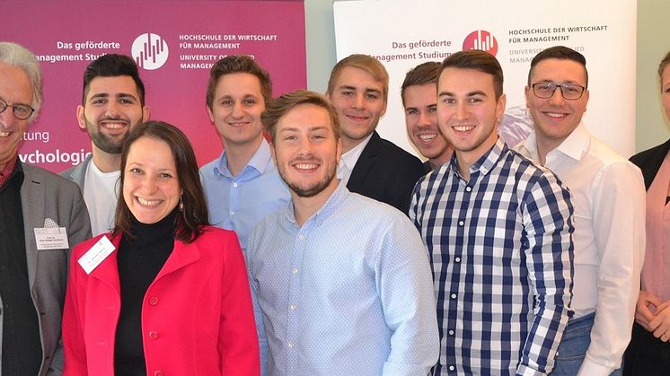 Teil des Stand-Projektteams (v.li.): Prof. Dr. Hans R. Kaufmann, Roni Jasraui, Dr. Mareike Martini, Julian Schmitt, Jonas Herzinger, Klaus Beulich, Timo Grünzinger, Pascal Blaumeiser, Marco de la Russa, Viktoria Felder