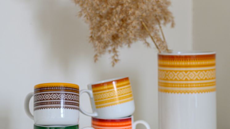 Vase og kopp fra Porsgrunds Porselænsfabrik