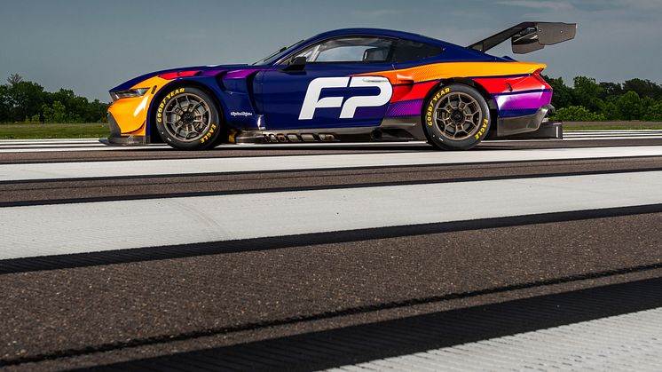 Ford Mustang GT3  2023 (11)