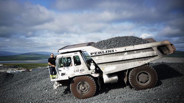 Perlini tipptruckar hos Swecon Anläggningsmaskiner