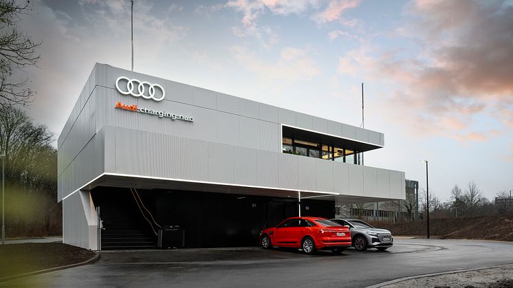 Audi charging hub