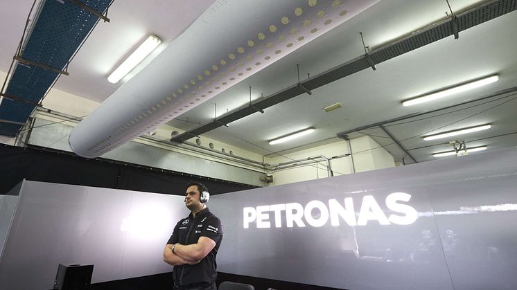 Idealiskt klimat i depågaraget hos F1-teamet MERCEDES AMG PETRONAS