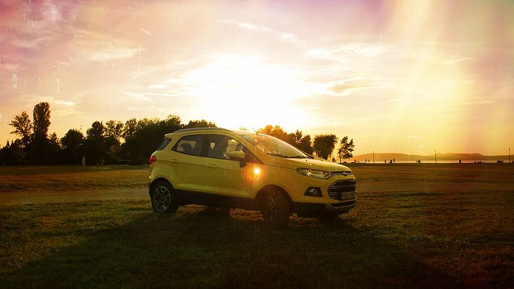 Ilyen autót még biztos nem láttál a magyar utakon! A Ford beszállt a balatoni turizmus népszerűsítésébe; a vadonatúj Ford EcoSport szállítja mindenhová a Balaton Száguldó Riporterét