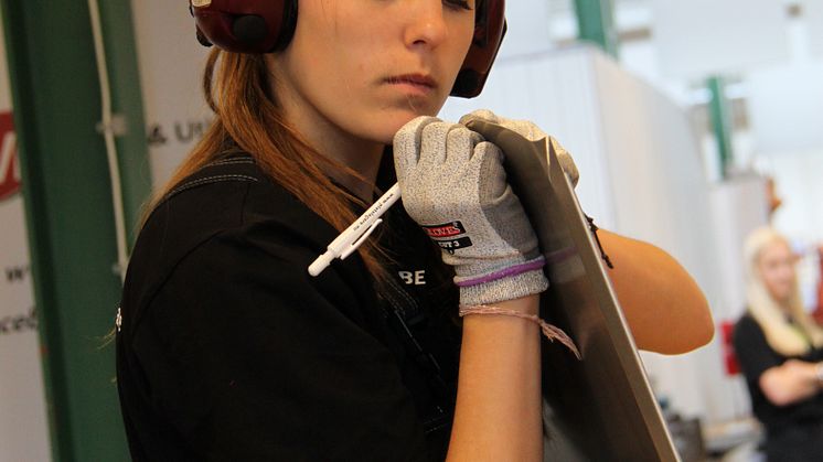 Sofia tog SM-guld i plåtslageri 