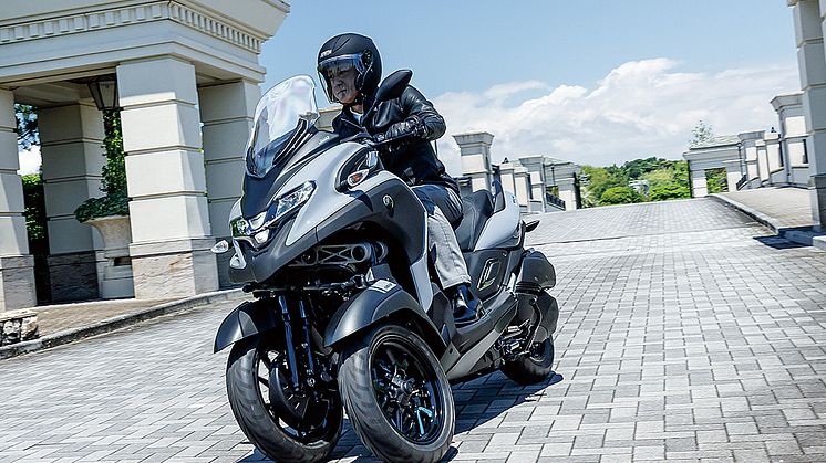 「TRICITY300 ABS」グレー