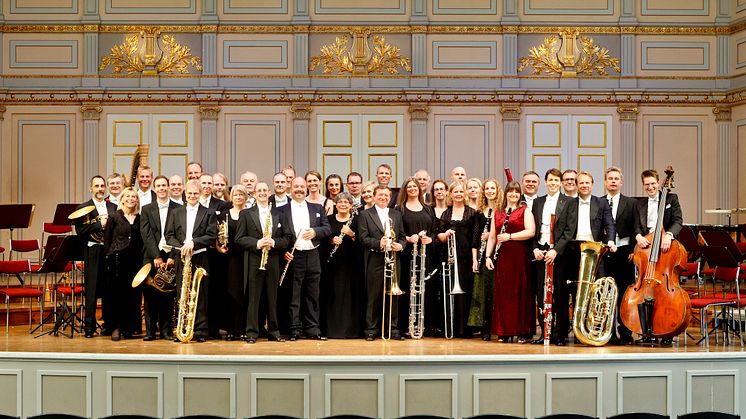 SÄSONGSAVSLUTNING VÅREN 2015 & FÄRGSPRAKANDE PROGRAMSLÄPP FÖR SÄSONGEN 2015/2016