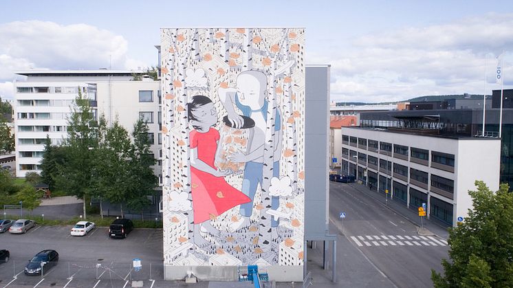  Italialaistaiteilija Millon valmis maalaus Jyväskylän Vapaudenkadulla. Valokuva: John Blåfield