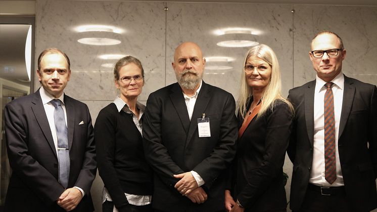 Från vänster: Henrik van Rijswijk, förhandlingschef Livsmedelsföretagen, Solweig Larsson, tredje ordförande Livs, Jolan Wennberg, andre ordförande Livs, Eva Guovelin, förbundsordförande Livs, Björn Hellman, vd Livsmedelsföretagen