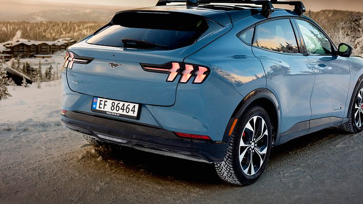 Mustang Mach-E Vapour Blue 2024 (12)