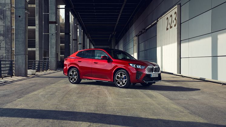 BMW iX2 xDrive30