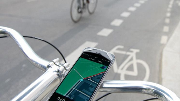 Telefonhållaren i stretchbar silikon passar alla mobilmodeller.