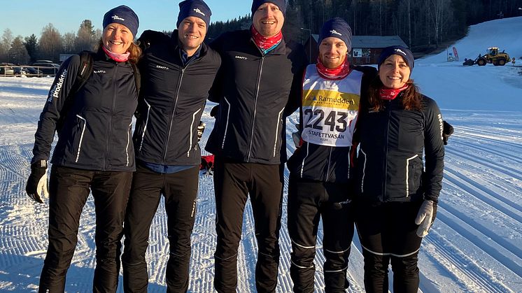 Teknikprodukters stafettlag, från vänster: Åsa Svensson, Filip Hellquist, Per Alfredsson, Erik Söderman och Eleanor Söderlind.