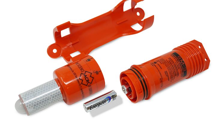 Hi-res image - ACR Electronics - The new ACR Electronics SM-3 Automatic Buoy Marker Light (battery detail)