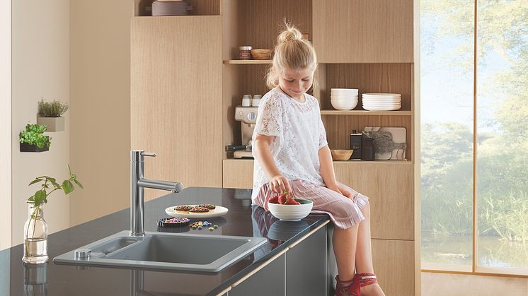 Trendy new shapes in TitanCeram – Siluet 50 S and 60 S: stylish, flexible single basins 