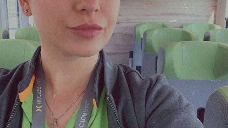 Sevgi i Flixtrains uniform
