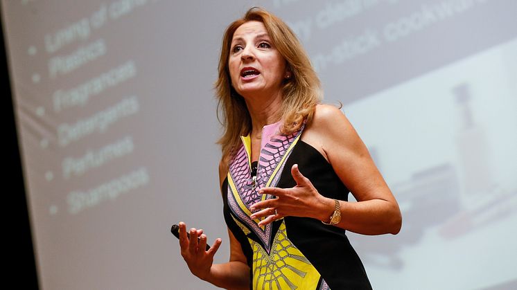 Dr. Ivone Mirpuri of Lisbon-based Mirpuri Foundation speaking at an international conference about the impact of chemicals on human hormones and health (Credit: Mirpuri Foundation)