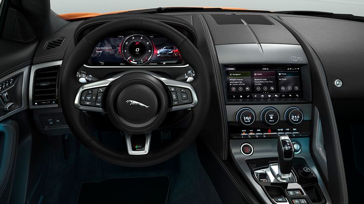 Jag_F-TYPE_22MY_R_Coupe_Interior_120421_002