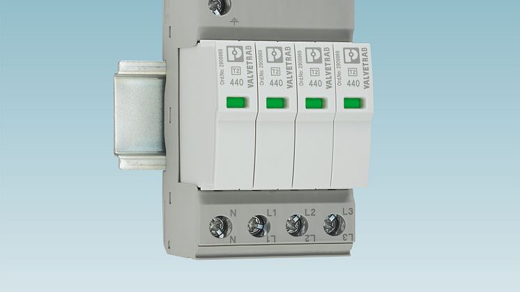 Surge protection with 4+0 circuit