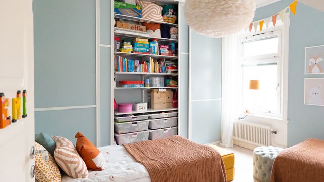 Elfa_Bookshelves_Interior_Click_in_system_Classic_Slidingdoor_Estetic_2022_08_7928_640x480