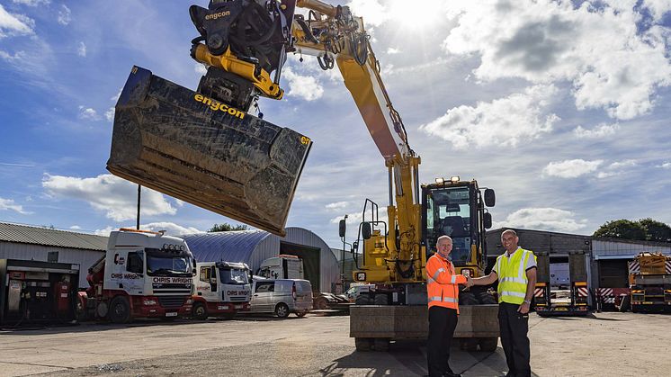 Isobritannialainen JN Bentley nostaa kaivukoneiden tehokkuutta Engconin rototilttien avulla  –  rototilttiteknologia alkaa vakiintua myös Pohjoismaiden ulkopuolisilla markkinoilla
