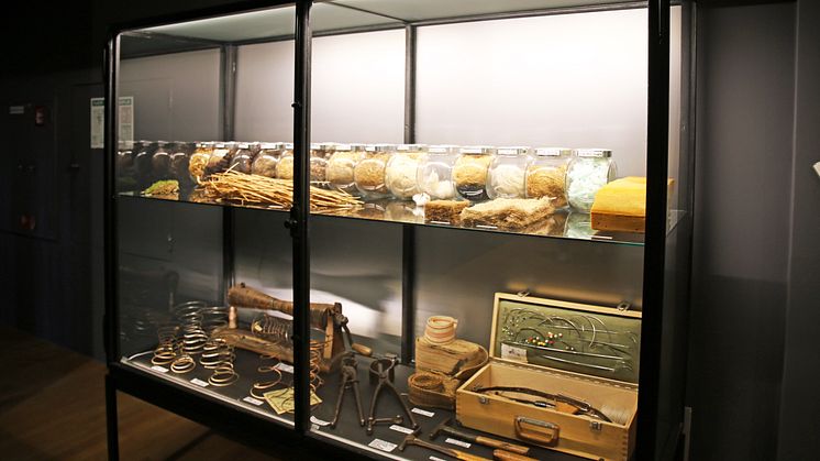 Ausstellung BESESSEN. Die geheime Kunst des Polsterns - Materialien und Werkzeuge