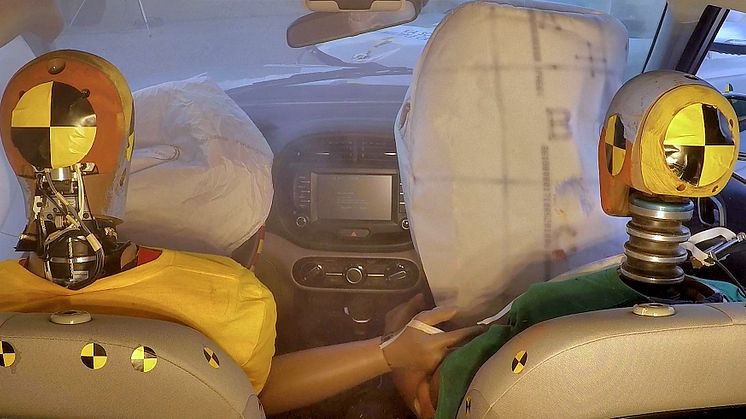 HMG intorduces world's first multi-collision airbag system_3