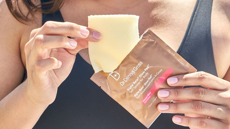 Alpha Beta® Glow Pad™ for Body Intense Glow social
