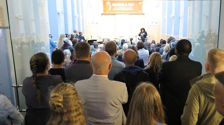 Scientologikyrkan Danmark stod som värdar för en Mandela-dag med Mandelas dotter Zindziswa Mandela som en av de inbjudna huvudtalarna. 